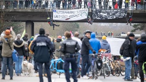 Schiersteiner Brücke wird nach zehnjähriger Bauzeit eröffnet SWR