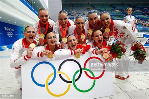 Russian Synchronized Swimming Team Photos and Premium High Res Pictures ...