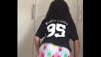 Maluquinha Rebola De Shortinho XVIDEOS