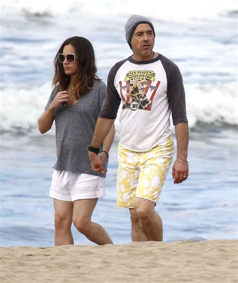 Robert Downey Jr And His Gorgeous Pregnant Wife Take Stroll On The Beach In Hawaii Robert Downey