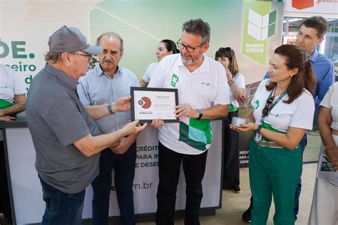 BRDE recebe Troféu de Empresa Amiga do Hospital Uopeccan Agência