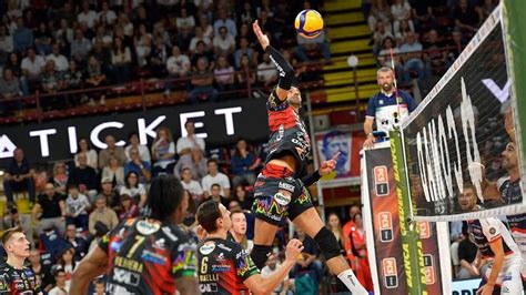 Superlega la Sir prepara la trasferta di Monza Il pensiero di Solè