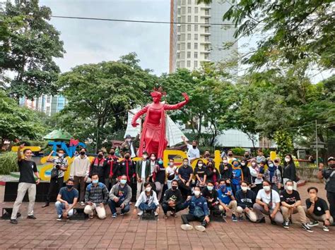 Wajib Dikunjungi Ingin Berswafoto Ke Taman Potret Aja Hanya Langkah