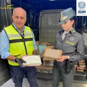 Chili Di Droga Sequestrati In Porto Tre Arresti Livornopress