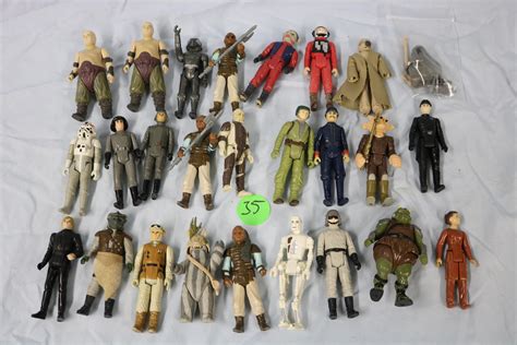 Lot - 21 – 1980s Star Wars action figures