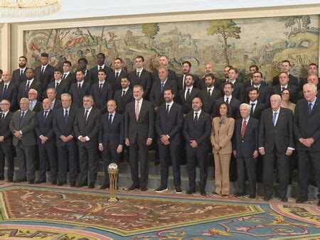 Felipe VI Recibe Al Equipo De Baloncesto Del Real Madrid Tras Levantar