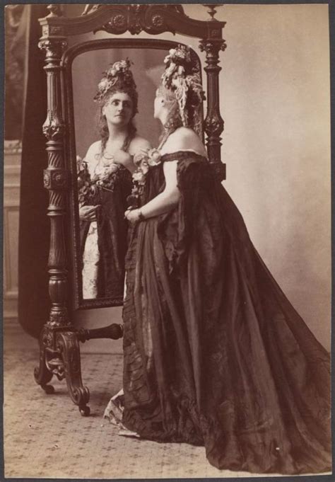 Victorian Beauties 30 Interesting Vintage Photos Show Ladies In Front