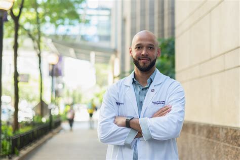 Er doctor salary trends are attracting new medical students 10