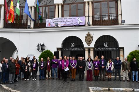 Un Pleno Institucional La Lectura De Un Manifiesto Y La Iv Marcha