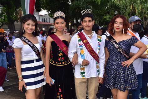 Desfile Espectacular Del CBTIS 107 En Tuxtepec NVI Cuenca