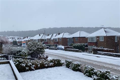 Major Derbyshire Roads Closed Despite Gritting As Snow Falls Across Region