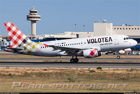 EC MTC Volotea Airlines Airbus A319 111 Photo By Wolfgang Kaiser ID