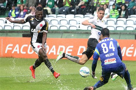 Brasileirão por pontos corridos rebaixa praticamente um campeão