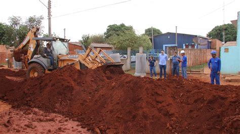 Obras De Drenagem E Pavimentação São Realizadas Na Rua Prudente De