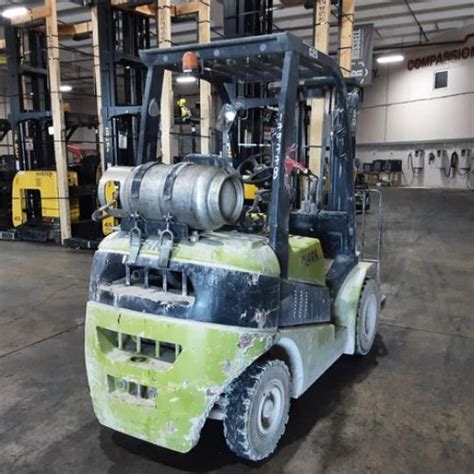 Used CLARK FORKLIFT Russell Equipment Inc