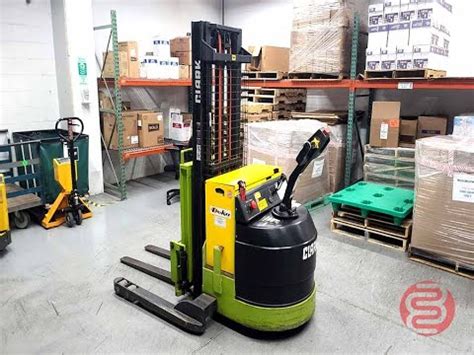 Clark Material Handling CSP15 Forklift - YouTube