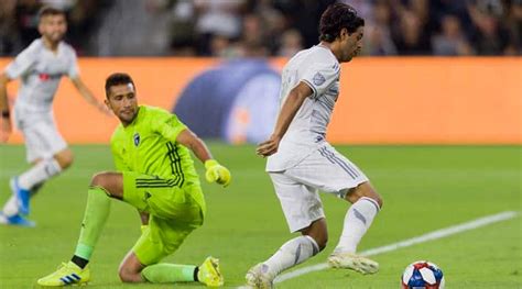 Watch: Carlos Vela dribbles past three defenders and goalkeeper to ...