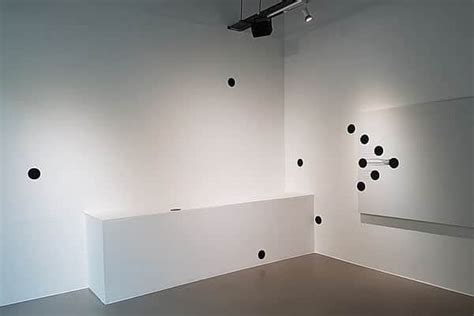 Art Gallery Design Lighting for Korean Artist Kim Yong-Ik