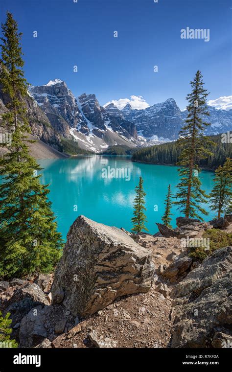 Moraine Lake In Banff National Park Alberta Canada Stock Photo Alamy