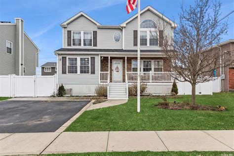 48 Surf Road Lindenhurst Ny 11757 Trulia