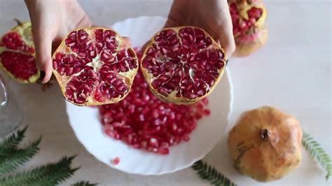 Trois Formes De Manger La Grenade Youtube