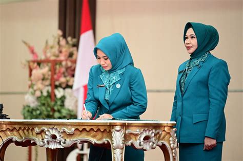 Sofha Marwah Bahtiar Lantik Pj Ketua Tp Pkk Enrekang Dan Kota Parepare