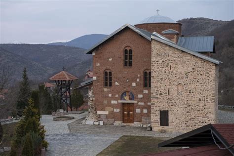 Eparhija Ra Ko Prizrenska Naoru Ani Maskirani Ljudi Upali Blindiranim