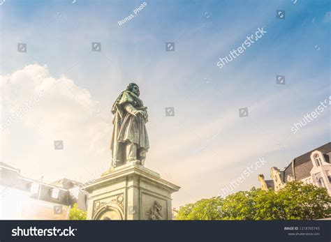 Mc Bcnsterplatz Images Stock Photos Vectors Shutterstock