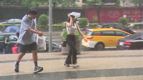 午後雷陣雨來了！12縣市大雨特報 注意打雷、強陣風