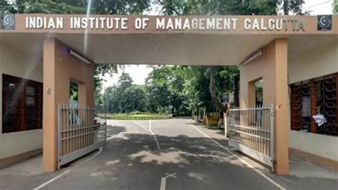 Iim Calcutta Achieves 100 Placement With 529 Offers Education News