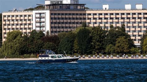 Müritz Hotel DDR Vorzeigebau ist gesprengt DER SPIEGEL