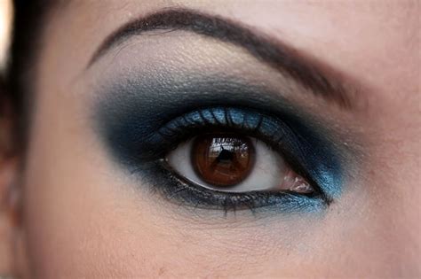 midnight blue smokey eye