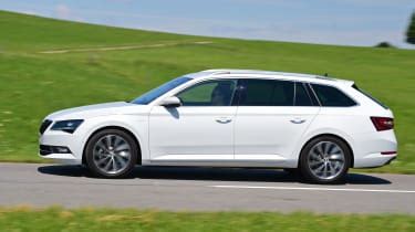 Skoda Superb Estate diesel review | Auto Express