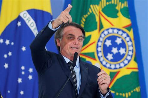 Un Bolsonaro sexista contra quien investigó fake news de su campaña