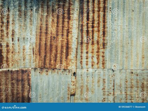 Pared Acanalada Oxidada Del Metal Imagen De Archivo Imagen De