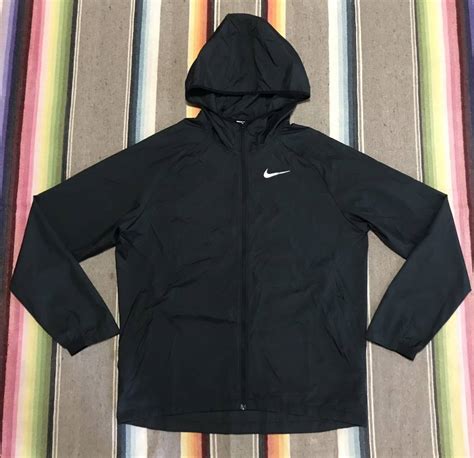 Nikeナイキ エッセンシャルランニング ジャケット フーデッド ウインドブレーカー Size Xl Bv4871 010マラソントレーニングウインドブレーカー｜売買されたオークション