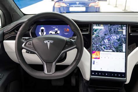 Can You Reset The Tesla Screen While Driving Yes But Green Car