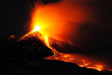 Il Vulcano Etna In Sicilia Ed Il Suo Parco Naturale