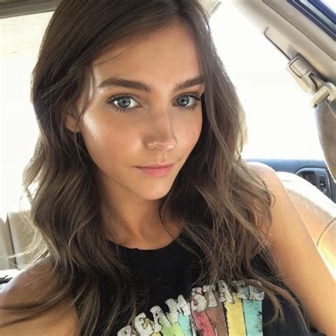 Hot Car Selfies 33 Pics