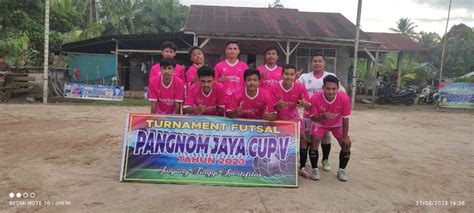 Sukijan Lakukan Tendangan Pertama Tanda Pembukaan Turnamen Futsal