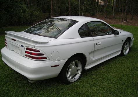 Crystal White 1995 Ford Mustang Gt Coupe Photo Detail