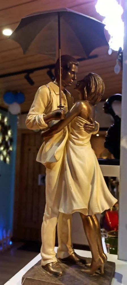 Polyresin Standing Couple Statue For Interior Decor Size Dimension 7