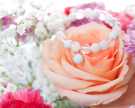 Bracelet Pierres Semi Précieuses et Perle Lait Maternel La Joie En Rose