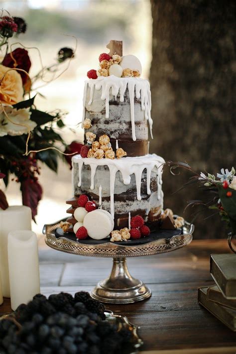 22 Seasonal Wedding Cake Ideas For A Winter Wedding Winter Cake