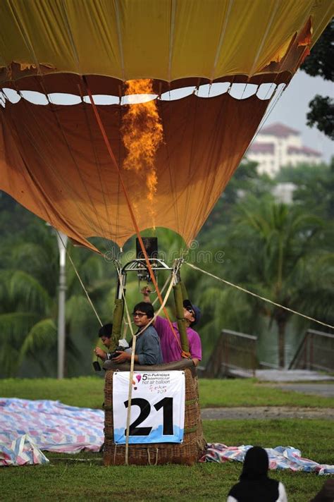 Th Putrajaya International Hot Air Balloon Fiesta Editorial Image Image Of Lift Festival