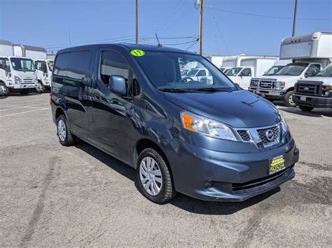 2017 Nissan Nv200 Sv Cargo Mini Van With Bulkhead 712035