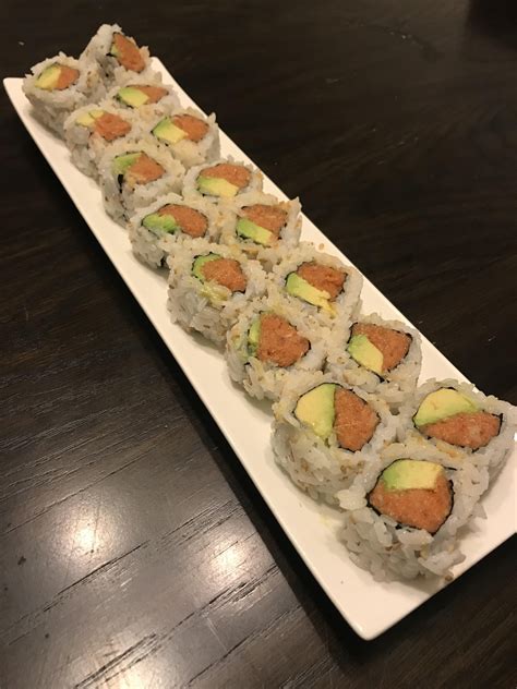 Simple Homemade Spicy Tuna Roll Spicy Tuna Roll Spicy Tuna Sushi