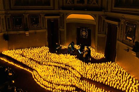 Warner Bros Cumple A Os Y Lo Celebra Junto A Candlelight