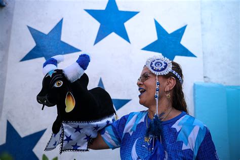 Torcedores De Caprichoso E Garantido Falam Do Amor Centen Rio Pelos Bois