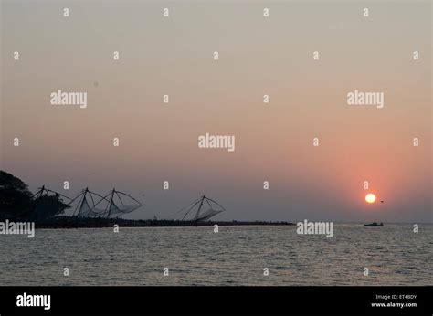 Chinese Fishing Nets Sunset Fort Cochin Hi Res Stock Photography And